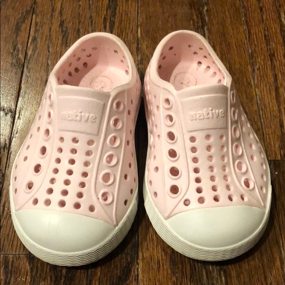 Native baby shoes, size C4